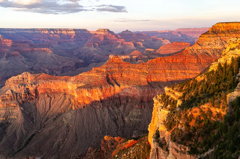 Sunset light on the Grand Canyon from the South Rim